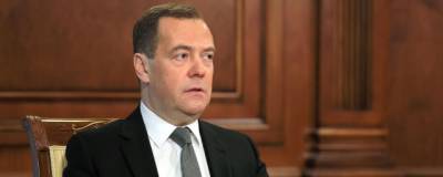 Дмитрий Медведев предложил ввести запрет на некоторые формы искусственного интеллекта