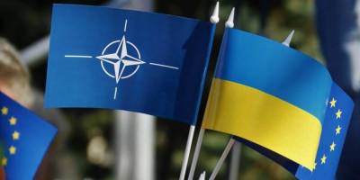 Киев: Запад "тормозит" вступление Украины в НАТО, чтобы не раздражать Россию