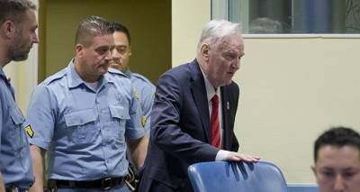 Суд в Гааге не признал Младича виновным в геноциде, но оставил пожизненное