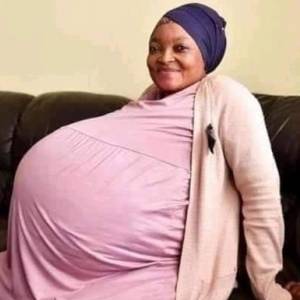 В Южной Африке женщина родила сразу десять детей