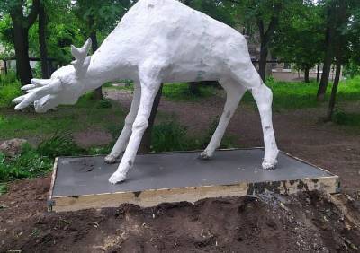 Рязанцы возмутились рассыпающейся скульптурой, установленной в сквере в Горроще - ya62.ru - Рязань - Благоустройство
