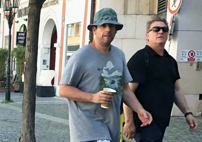 Адам Сэндлер прилетел в Прагу на съемки фильма