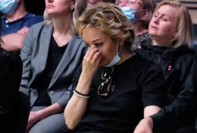 На похороны Артема Анчукова пришла Татьяна Буланова и разрыдалась