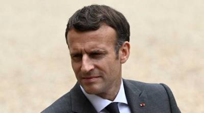 Французы назвали позором и унижением страны пощечину Макрону