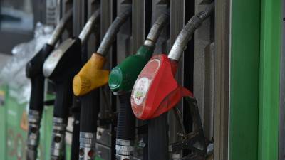 ФАС сообщила о рекордных за два года запасах бензина и дизеля в России