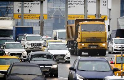 Ввод новых правил для грузовиков свыше 3,5 тонн в Москве вновь отложен