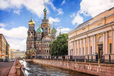 Женщина из Твери лишилась денег, захотев отдохнуть в Санкт-Петербурге