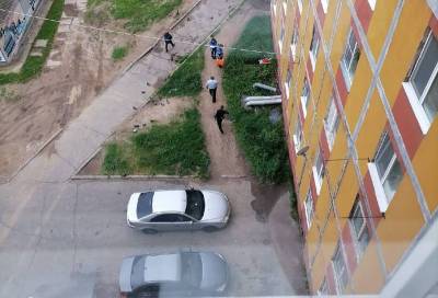 В городе смоленских атомщиков 47-летний мужчина выпал с 9 этажа