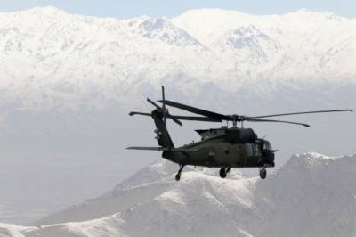 В Афганистане при крушении военного вертолета погибли три человека