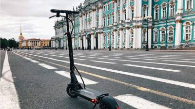 Работу сервисов аренды электросамокатов приостановили в Санкт-Петербурге