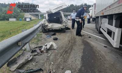 Под Екатеринбургом грузовик раздавил «Ладу» вместе с водителем