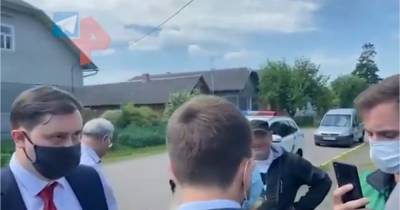 Активисты сорвали акцию российского консульства у памятника Пушкину во Львове (ВИДЕО)
