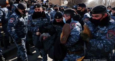 Привод людей в полицейские участки стал обыденностью - Аветик Ишханян - ru.armeniasputnik.am