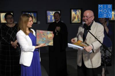 В Дербентском музее истории мировых культур и религий открылась выставка «Канон»