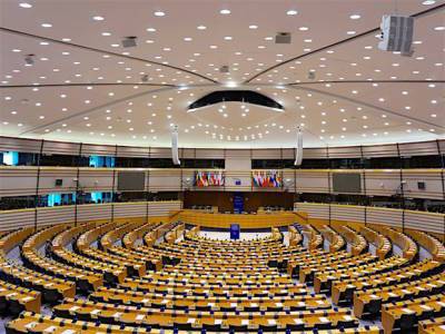 «Символ возрождения Шенгена»: Европарламент одобрил введение COVID-сертификатов