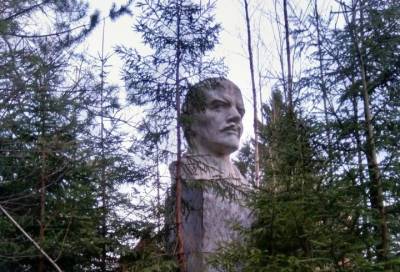«Украли Ильича»: В Кузьмолово пропал бюст Ленина