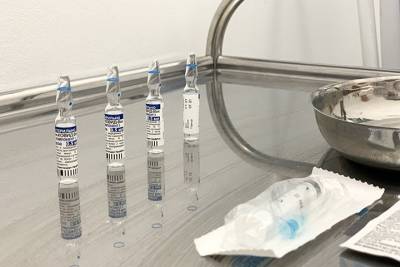 Москвичи смогут сделать прививку от COVID-19 на работе