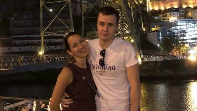 «Он не тиран!» — за обвиненного в сексизме комика Абрамова вступилась жена