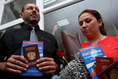 Украинский омбудсмен назвала российские паспорта в Донбассе «аусвайсами»