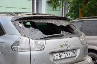 В Томске на улице Елизаровых прорвало трубу теплосети