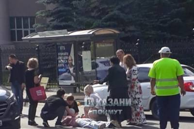 В Казани девушку сбила машина при переходе улицы в неположенном месте