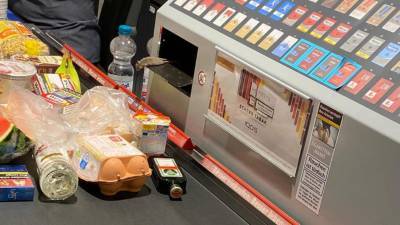 Неприятный инцидент в Гамбурге: мертвая мышь на кассе супермаркета