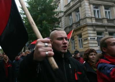 Во Львове радикалы устроили провокацию против сотрудников российского консульства