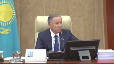 «Оставьте европейцев!»: спикер Мажилиса отчитал главу Минздрава Казахстана