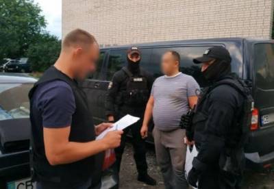 Правоохранители разоблачили преступную группу, которая сбывала фальшивые украинские документы