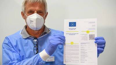 Провал немецкой политики вакцинации: цифровой сертификат не будет бесплатным