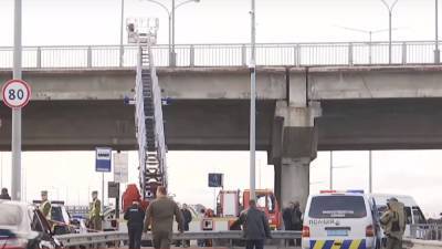 ЧП в столице: силовики подняты по тревоге - полностью заблокирован мост Метро