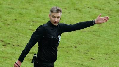 Сергей Лапочкин - УЕФА опубликовал решение об отстранении арбитра Лапочкина на 10 лет - russian.rt.com