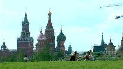 Новости на "России 24". В Москве усиливают контроль за ношением масок и перчаток