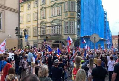 В Чехии проходит протест против «паспортов вакцинации»