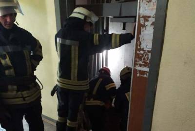 В Киеве сорвался лифт в многоэтажке, погиб мужчина