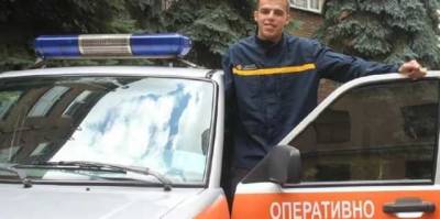 В Киеве спасатель остановил мужчину, который напал на девушку с ножом
