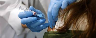 У сотен петербуржцев проявились побочные эффекты после вакцинации от COVID-19