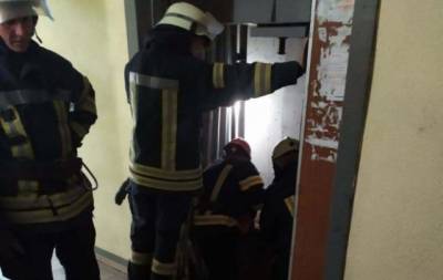 В Киеве в многоэтажке оборвался лифт