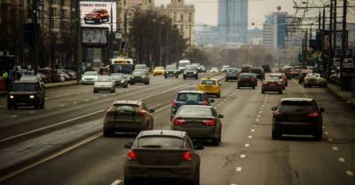 "В минусе вся страна": Автоэксперт не увидел здравого смысла в идее снизить скорость в городах до 30 км/ч