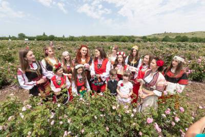 Впервые в Крыму конкурс красоты прошел в розовом поле