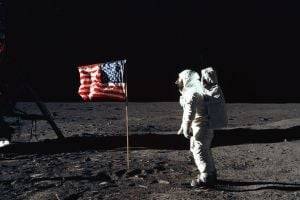 Скотт Уоринг - На видео NASA заметили призрачного астронавта миссии "Аполлон-11" - novostiua.news - Украина