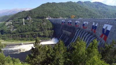 Огненная вода: гидроэнергетики пожаловались Новаку на миллиардные издержки