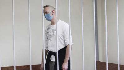 Мосгорсуд продлил еще на три месяца арест Ивану Сафронову. Он сидит в СИЗО уже год