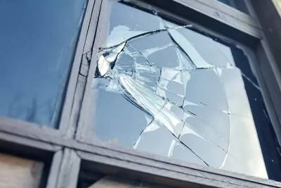 Обвиняемый в изнасиловании двоих мальчиков сломал окно своей камеры в СИЗО №1