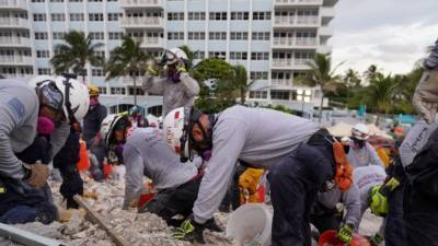 Число погибших в результате обрушения многоквартирного дома под Майами достигло 18