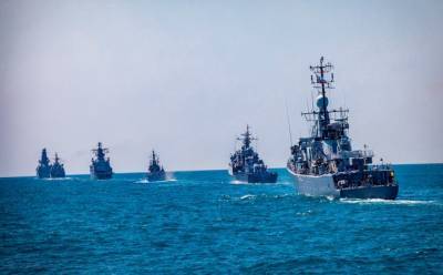 Корабли ВМФ России провели учения в Черном море