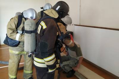 За две минуты до приезда пожарных в воловской школе эвакуировали 189 человек