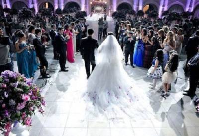 В Азербайджане с сегодняшнего дня разрешено проведение свадеб, помолвок и дней рождения