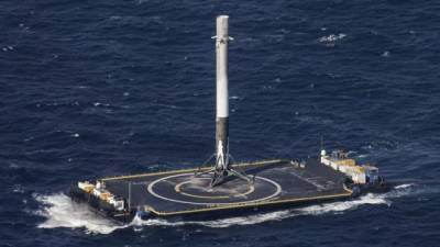 Многоразовая ступень ракеты-носителя Falcon 9 совершила успешную посадку