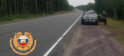 Водитель из Санкт-Петербурга перевернулся ночью на трассе в Карелии